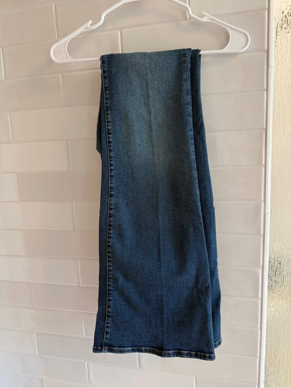 Good American Good Legs Flare Jeans - Dark Blue Blue004